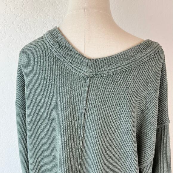 Aerie Oversized V-Neck Sweatshirt size Medium Green Ribbed - Picture 7 of 9